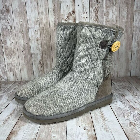 Ugg one button winter boot‎ - Womens 6 - Picture 2 of 10